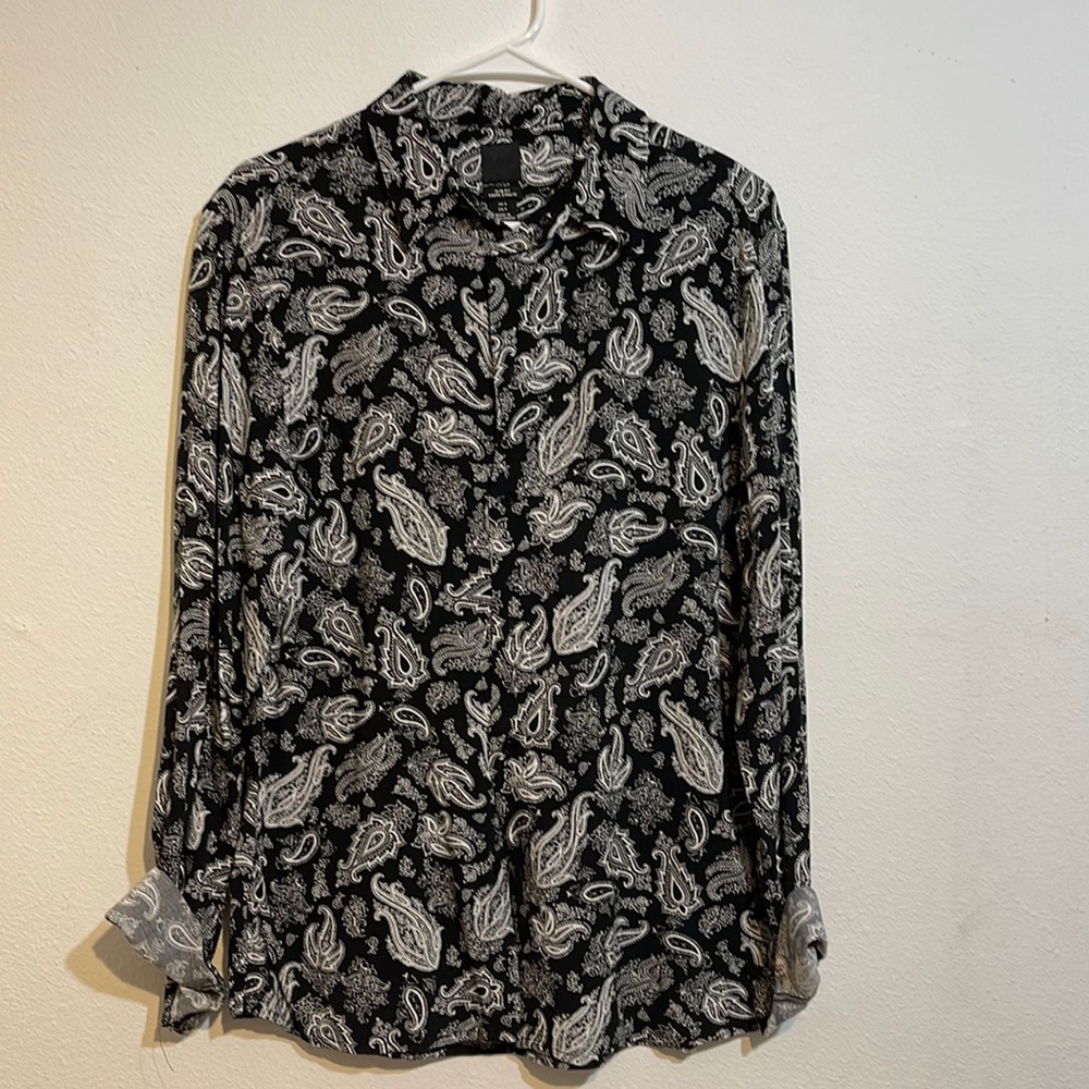 H&M button down shirt size small for men